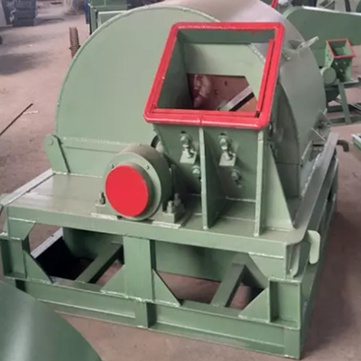 Máquina de fazer serradura de madeira máquina trituradora de madeira máquina pulverizadora de madeira máquina de serradura de madeira feita na China
