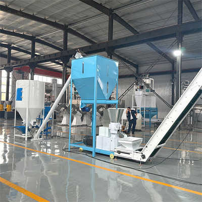 Equipamento totalmente automático para a linha de produção de pellets de alimentação de poupança de energia, adequado para as explorações avícolas de vários tamanhos, altamente automatizado.