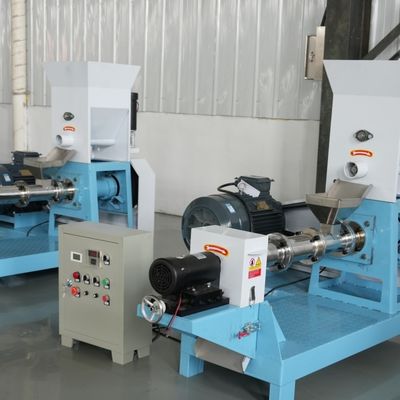 Máquina pequena da pelota da extrusora da alimentação dos peixes da alimentação de galinha do uso da exploração agrícola 300 quilogramas