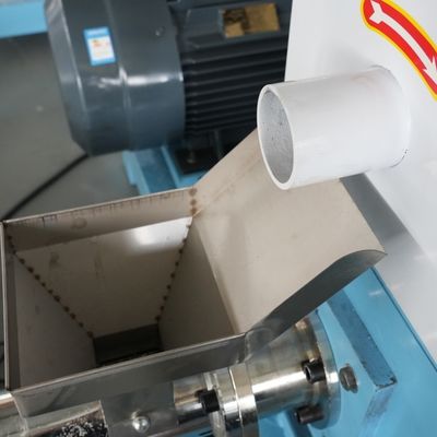 linha de produção de flutuação único parafuso da máquina da pelota da alimentação dos peixes do ODM de 400kg/H de 90mm