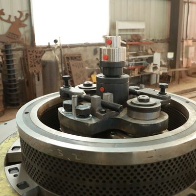 A madeira do dado do plano granula a economia de energia da máquina 1100kg/H 800kg/H inoxidável