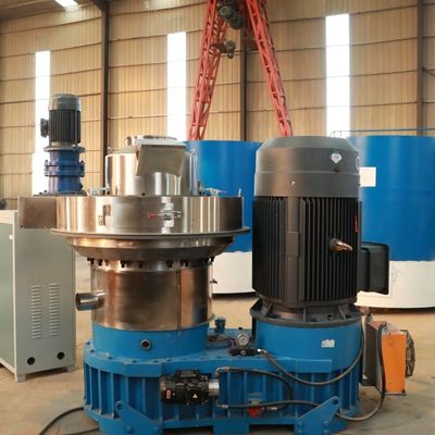 Alto densidade Hay Straw Wood Pelletizer Equipment Wearproof 50HZ