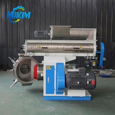 Máquina de salvamento 115x45x95CM da pelota da alimentação das aves domésticas do espaço eficiente